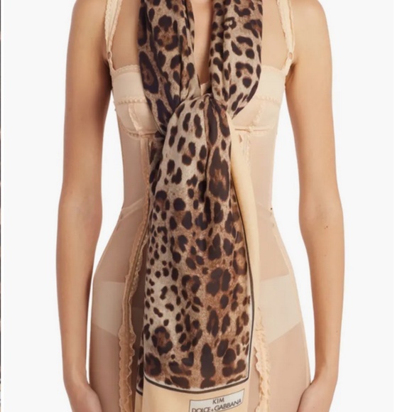 Dolce&Gabbana x Kim Leopard Modal-Cashmere Scarf - Picture 7 of 13